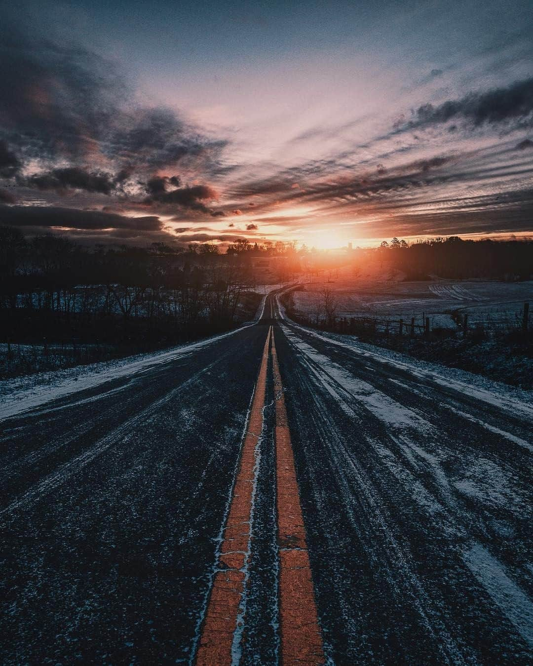 FUJIFILM INDONESIAさんのインスタグラム写真 - (FUJIFILM INDONESIAInstagram)「Tear it all down.  Captured using X-T30  Photo by: @bryanminear  #Fujifilm_id #GoFUJIFILM #xt30 #thelittleGIANT」3月21日 21時02分 - fujifilm_id