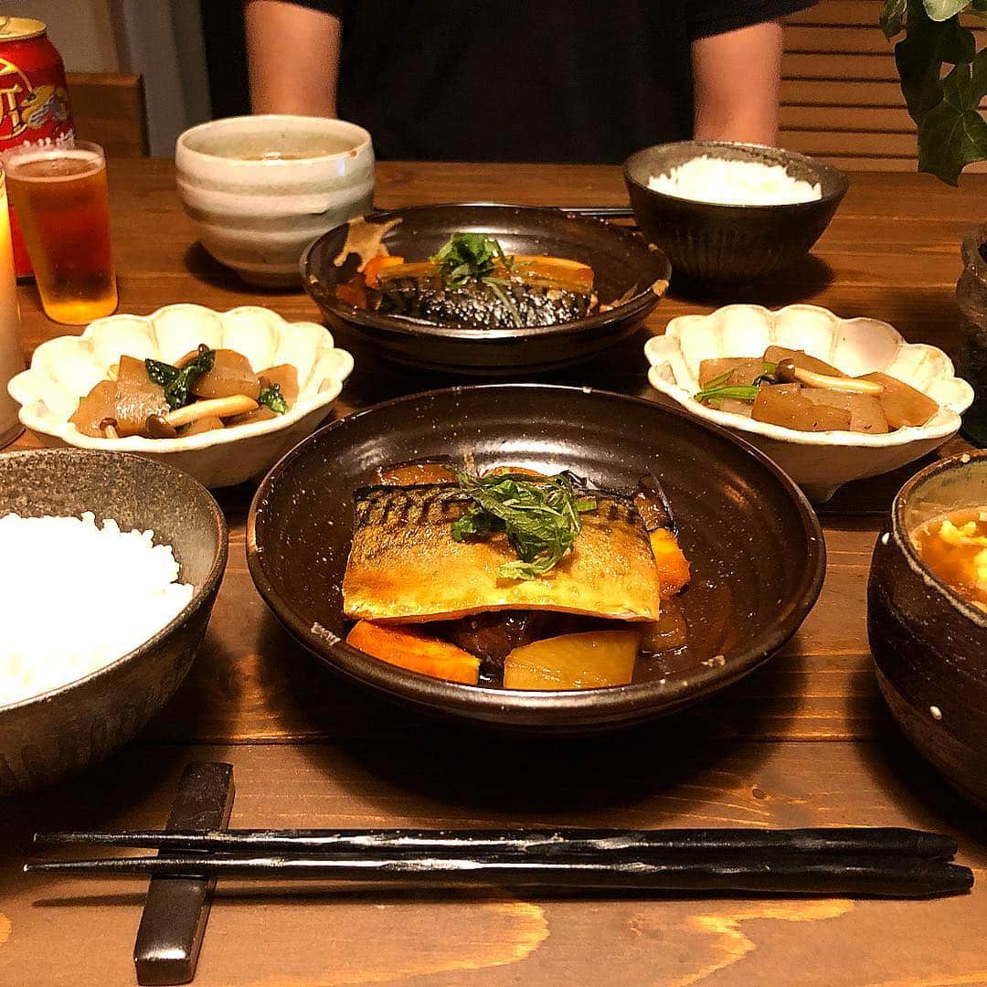 仲谷亜希子のインスタグラム：「今日の晩御飯🍚 初めてOisixを使ってみたんだけど、 中々美味しくてまた使ってみようかな🎵 #おうちごはん #ふたりごはん #夫婦ごはん #献立 #手作りごはん #夜ごはん #晩ごはん #おうちごはんLover #クッキンググラム #家庭料理 #料理写真 #夕飯 #丁寧な暮らし #豊かな食卓 #foodstyling #手料理 #暮らしを楽しむ #iegohan #cooking #cookingram #oisix #kitoisix #Oisixのある食卓」