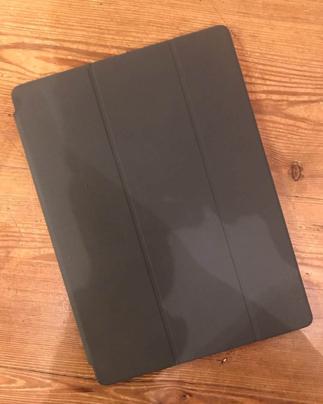 のインスタグラム：「before → after old → new  Super cooooool iPad case by  @lutherie_ishichang」