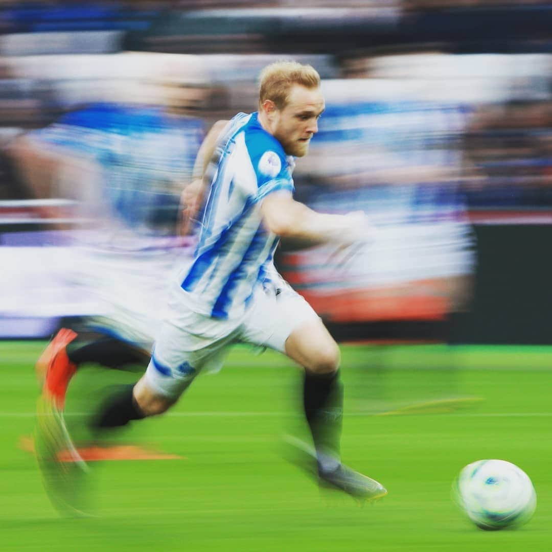 プレミアリーグさんのインスタグラム写真 - (プレミアリーグInstagram)「Terrier on a tear  #PremierLeague @htafcinstagram @pritch_93」3月21日 21時09分 - premierleague