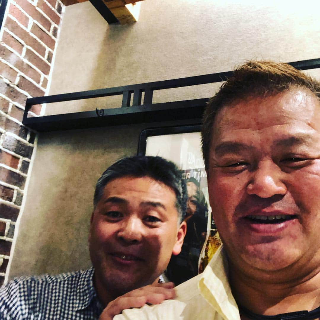 金村義明さんのインスタグラム写真 - (金村義明Instagram)「#江坂#ジャパンクリエイト杯#前夜祭#焼肉#肉バル#二箇所で食事会#明日宝塚ゴルフ倶楽部貸切コンペ#シニアプロ＃レギュラープロ多数#ゴルフ界の弟#手嶋多一#丸山大輔」3月21日 21時31分 - yoshiaki_kanemura