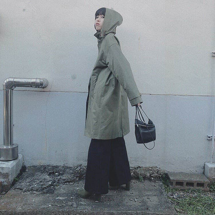 うちだゆうほさんのインスタグラム写真 - (うちだゆうほInstagram)「#ootd﻿ ﻿ 昨日更新しようと思ってたのに忘れてた、、﻿ ﻿ @camper のカーキのブーツに合わせたくて﻿ @noralily_official のカーキのスプリングコートを💚﻿ ﻿ キュートな形のフードは取り外し可能で、フードをつけたままにしてみたり外してみたり、ベルトをしたり外してみたりで色々な雰囲気を作れる万能コートです💯えらい」3月21日 21時31分 - uchidayuho