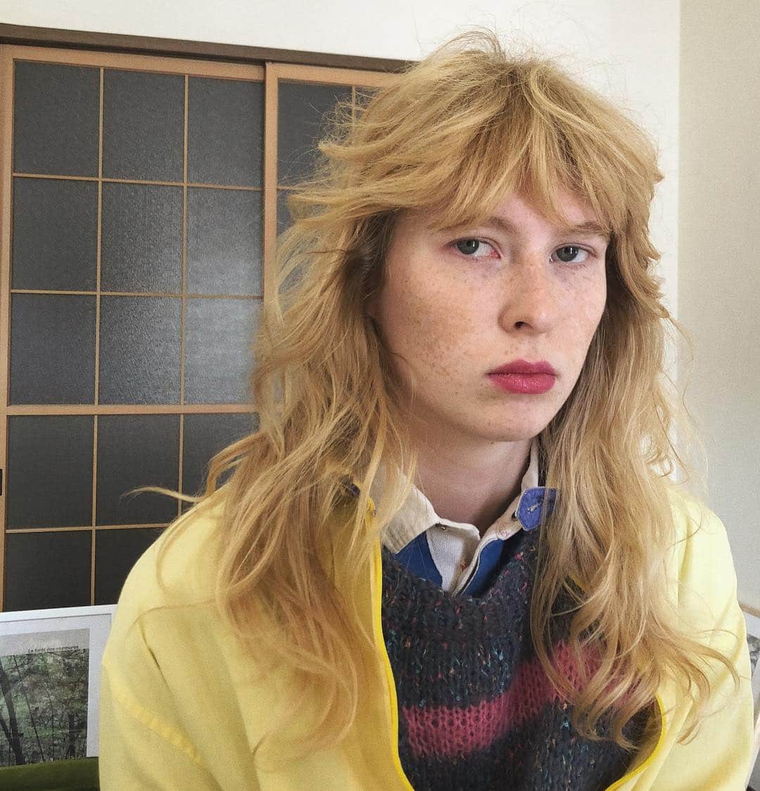 のインスタグラム：「80's preppy hair  東京のファッションシーンを牽引する クリエイターの方々に交えて、 私も参加させて頂きました。  1920〜1980年代に焦点を当てた、 日本初となる hair × culture book . 『 HEADS 』3/26 release 🎉  @roma_hairsalon」