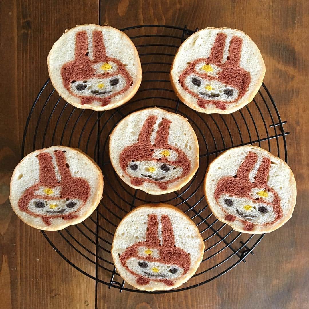 のインスタグラム：「. . #イラストパン #マイメロディ #マイメロ . . . . My melody @sanrio . . . #bread #breadart #breadworks #sanrio #kawaiifood #kawaii #illustrationbread #artwork #artfood #breadart #kitty #食パン #手作りパン #無添加パン #サンリオ #サンリオピューロランド #キティちゃん #キャラパン #キャラフード #デコパン #パン教室 #konel #こーねる」
