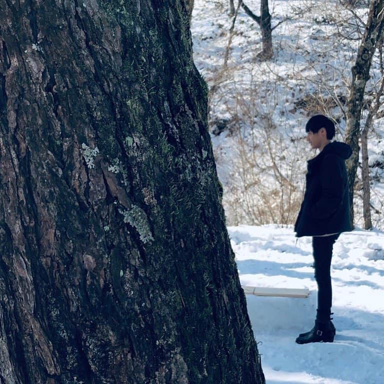 フジテレビ「恋神アプリ」のインスタグラム：「４人の恋の行方はー✨ 恋神アプリ 栂池高原スキー場 最終話❤️ このあと22日0時から配信スタート💏  #恋神アプリ 恋神アプリ #宮本茉由 #ほのか #中山雄喜 #三田尚人 #小菅怜衣  #青科まき #長野 #栂池高原スキー場  #リゾートホテル栂池 #白銀  #雪だるま #fod #冬コーデ  #冬が好き」