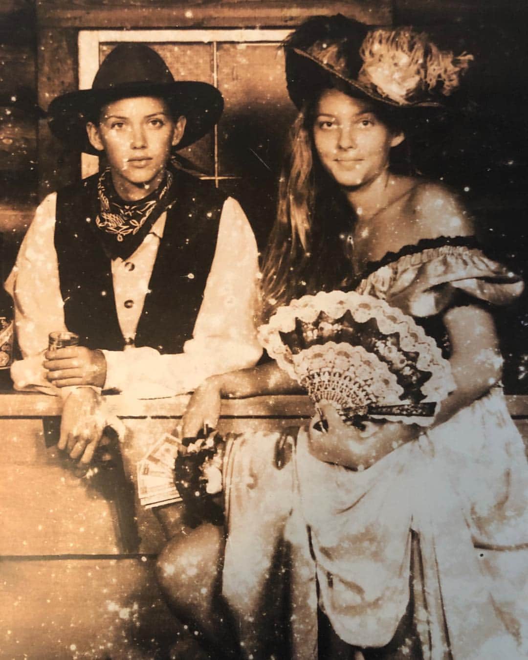 レイラニ・ビショップのインスタグラム：「#tbt #sisters ...can’t remember where this was ?? Alaska? @lauraiolanibishop ❤️」