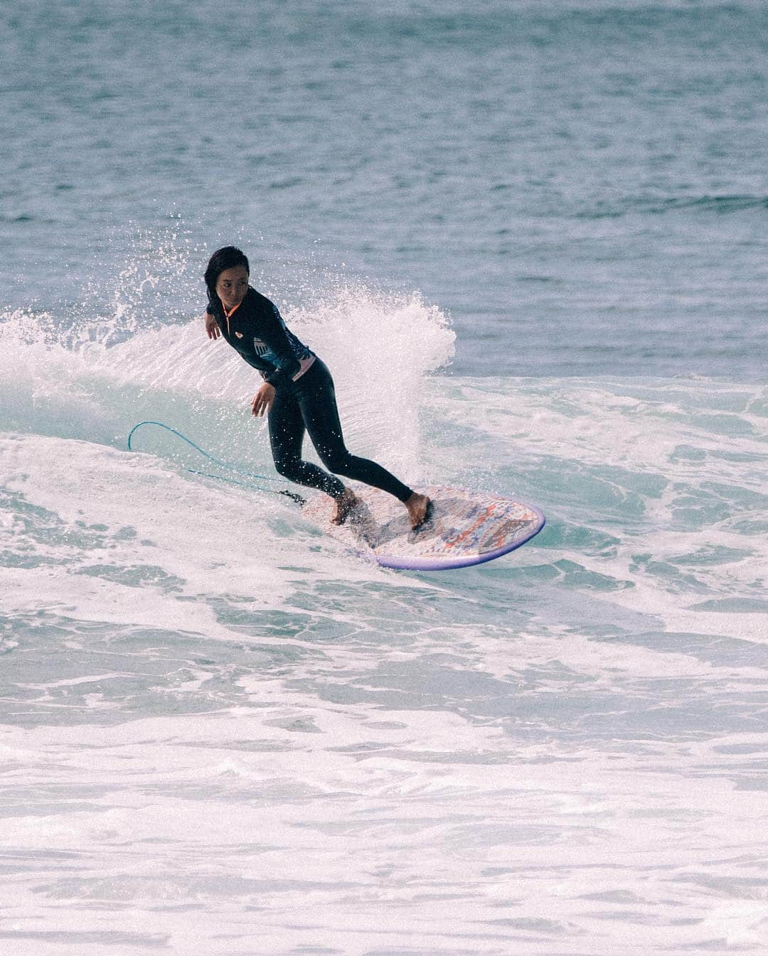 ROXY JAPANさんのインスタグラム写真 - (ROXY JAPANInstagram)「ロングジョンにジャケットStyle #ウェットスーツ #wetsuits @kaorimayaguchi @aikaneko_surf」3月21日 21時56分 - roxyjapan