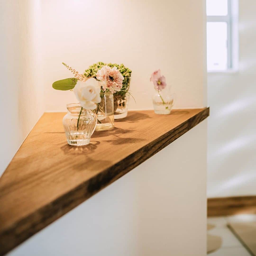 西荻窪ブランチ のインスタグラム：「-------------------------------⁣ 📸もっと写真を見るならコチラ @firststage_works ⁣ --------------------------------⁣ <相談会のお知らせ>⁣ 🔰住まいの間取り無料相談会⁣ 🔰設計士と直接話せる家づくり無料相談会⁣ --------------------------------⁣ <見学会のお知らせ>⁣ 🔰注文住宅の完成見学会⁣ --------------------------------⁣ ※詳しくはプロフィールに記載の公式サイトでご確認ください。⁣ ▼コチラ→ @firststage_works ⁣ . ⁣ ＜ファーストステージについて＞⁣ 耐震や断熱、デザイン、間取りやお金のことなど、家づくりについてどんなお悩みにも、「住みやすくてちょっとカッコイイ家」をモットーに新築の家を建ててきた設計士がお答えします👍⁣ . ⁣ 注文住宅の家づくりをご検討の方はホームページのお問い合わせフォームよりご連絡ください📩⁣ . ⁣ その他、各イベントや相談会には保育士のスタッフがおりますので、小さなお子さまも大歓迎！お友達やご家族連れでお気軽にお越しください😄⁣ 設計士と話している間は、保育士のスタッフがお子様をお預かりします😺⁣ .⁣ マイホーム計画を一級建築士事務所ファストステージの設計士と一緒に進めてみませんか❓😊⁣ .⁣ 🏠お近くのブランチへどーぞ🚗⁣ ファーストステージ三の丸ブランチ⁣ ファーストステートつくばブランチ⁣ ファーストステートひたちなかブランチ⁣ ファーストステージ西荻窪ブランチ⁣ ファーストステージ横浜ブランチ⁣ 📱家づくりのヒントはコチラ @nishiogikita ⁣ #一級建築士事務所 ⁣#ファーストステージ ⁣ .⁣ .⁣ #設計士と直接話せる家づくり ⁣ #無料相談会 #デザイン #家づくり ⁣ .⁣ #ちょっとカッコイイ家 ⁣#マイホーム計画 ⁣ #新築 #家 #注文住宅 #一戸建て #新築戸建て⁣ #工務店 #マイホーム #土地探し ⁣#HM選び #マイホーム記録 ⁣ .⁣ #ナチュラル #シンプル #ハウスメーカー #自由設計 #myhome⁣ #マイホーム選び⁣ #水戸 #つくば #ひたちなか #杉並区 #横浜 #都内」