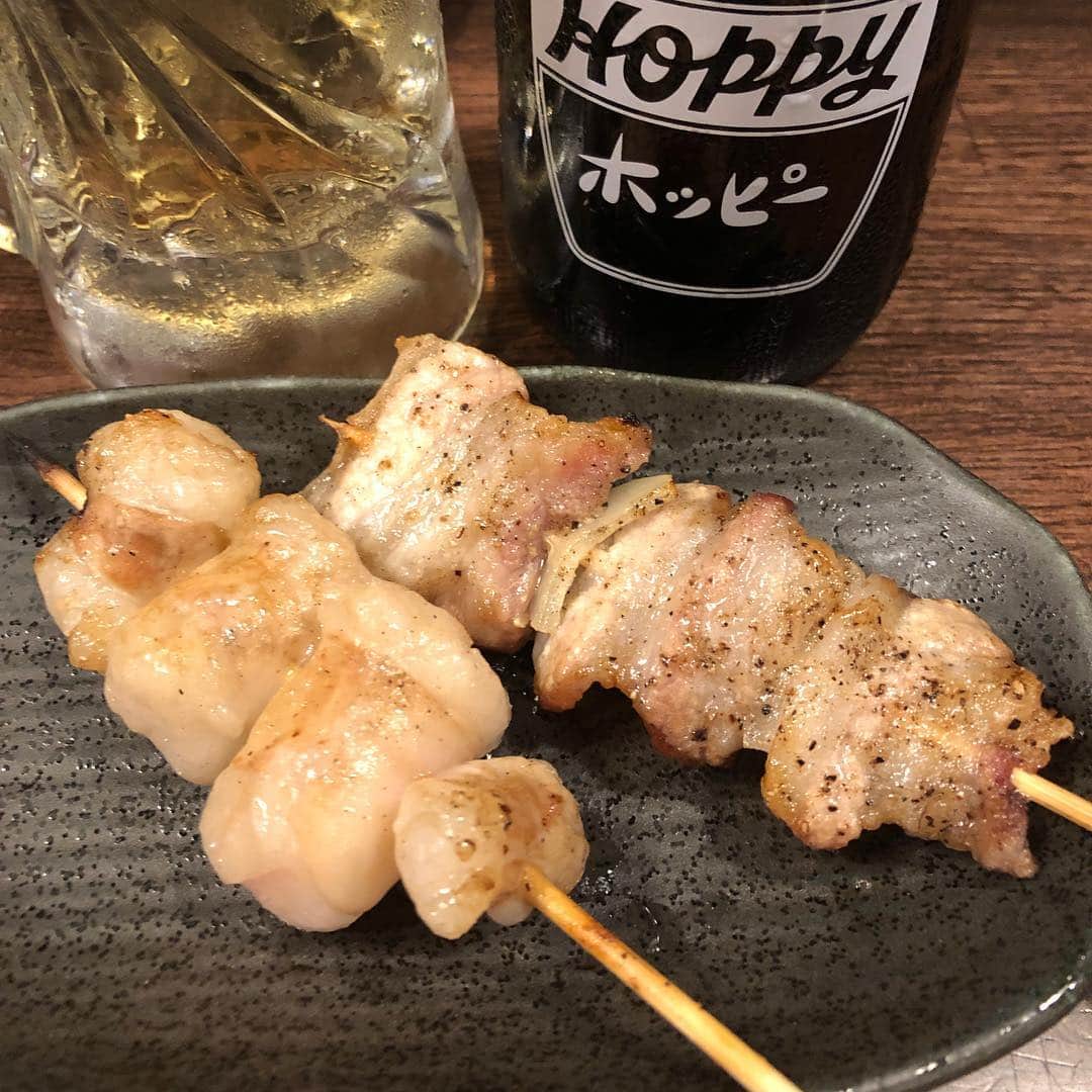 のインスタグラム：「取りあえず、最後まで書き上げたので、マルチョウと岩中豚。 #高円寺 #ホッピー #foodie #foodstagram」