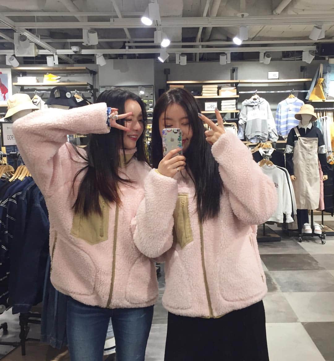 セリ さんのインスタグラム写真 - (セリ Instagram)「핑크곰두마리」3月21日 22時04分 - shabet_serri
