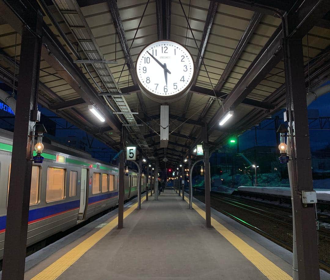 高柳明音さんのインスタグラム写真 - (高柳明音Instagram)「北海道で撮った写真の中でも 特に、すき。  #北海道 #小樽駅」3月21日 22時08分 - akane_o8o