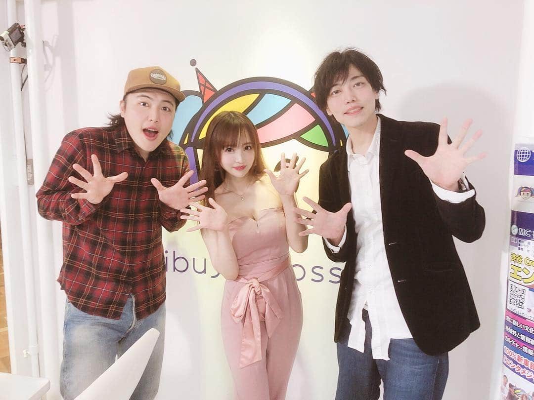 宇佐美あいりさんのインスタグラム写真 - (宇佐美あいりInstagram)「今日も #渋谷クロスFM エンタメジャック IN SHIBUYAありがとうございました✨会いに来てくれてありがとう♡  #グラドル自画撮り部#グラドル自撮り部#cute#sexy#エロカワ#グラドル#公開収録#公開#ラジオ#渋谷クロスFM#エンタメジャクinshibuya#SHIBUYA#レギュラー#出演#shibuya#生放送#よろしくお願いします#今年#初日#sexy#섹시#cute#エロ#お姉さん#japanesegirl#followme」3月21日 22時09分 - airi.usami_official