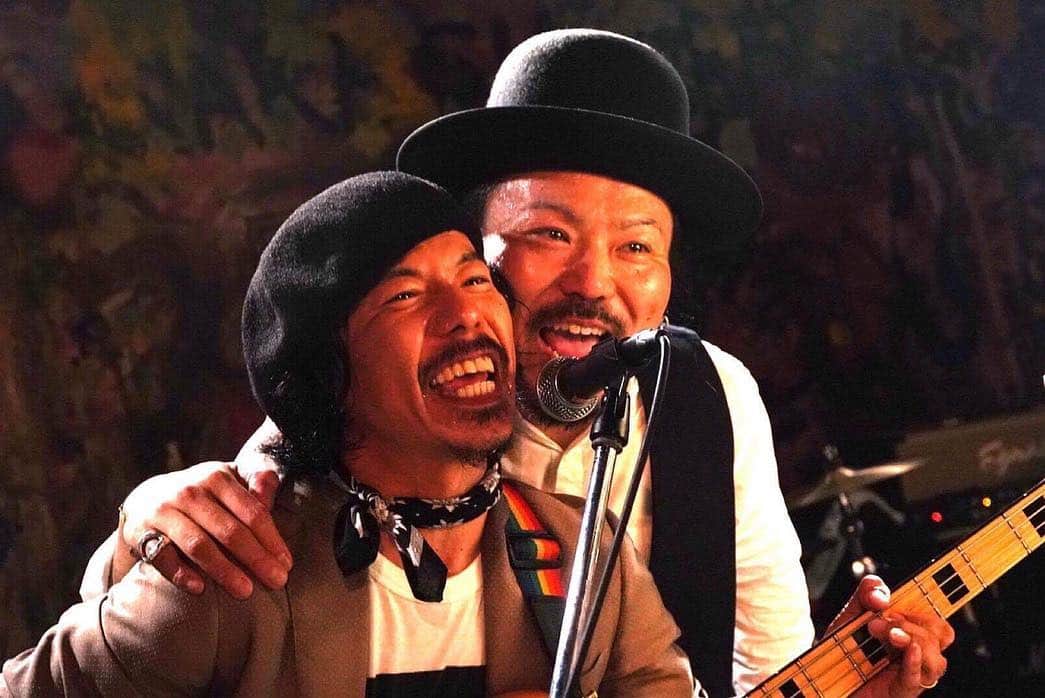 シーサーさんのインスタグラム写真 - (シーサーInstagram)「・ 灼熱パンパン十三ファンダンゴ!! ナイスホリデーがすぎた〜 タノシイがすぎた〜 サイ＆コウがすぎた〜 踊り狂いのみんな様。 セックスマシーン!! ありがとう様◎ DOBERMANいい波乗ってまっせ〜👍 パーティー続けな！ またパーティーしようぜぃ！ ピス！  photo by フジ子フィルム #doberman_ska #doberman #大阪 #十三 #ファンダンゴ #セックスマシーン #dogfight #いい波のってんね #まだまだ #パーティーしようぜぃ」3月22日 3時52分 - __seasir__