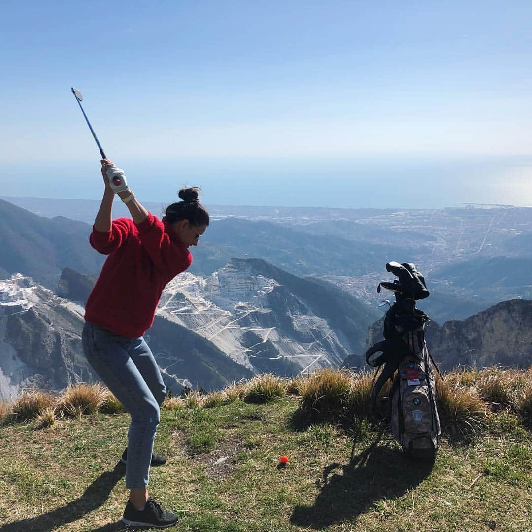 マリア・ベルチェノワさんのインスタグラム写真 - (マリア・ベルチェノワInstagram)「Do you want to see this crazy shot? @evianchamp @evian_resort #golf #golfing #golfislife #golfstyle」3月22日 3時55分 - mariaverchenova