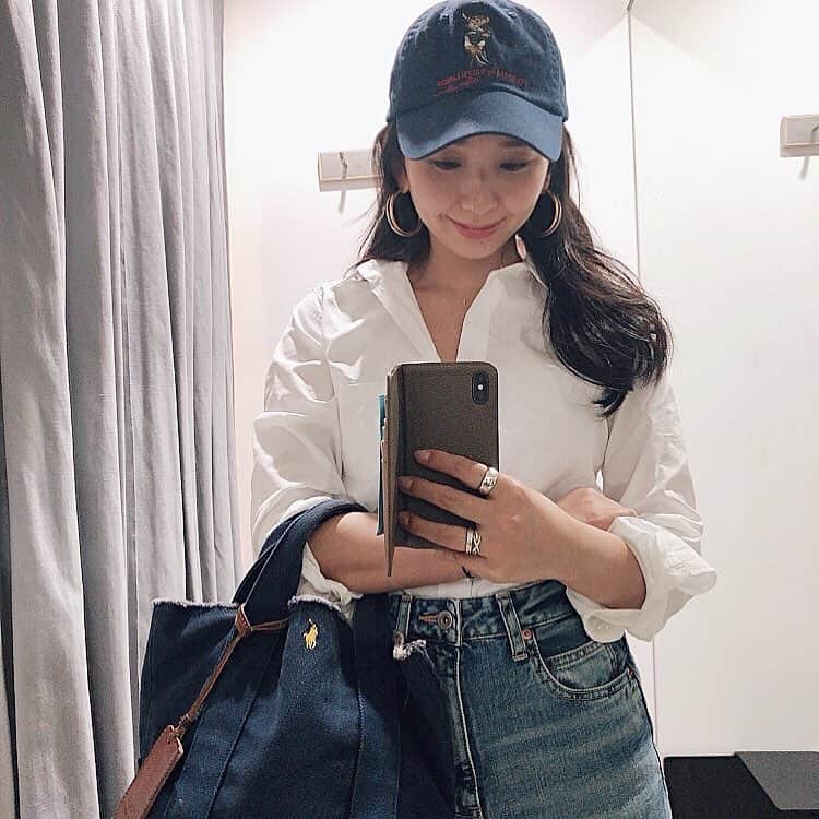 のインスタグラム：「シンプルがなんだかんだ好き🐻 . . . . . #outfit#coordinate#ralphlauren#frankandeileen#nagonstans#コーディネート#春コーデ#シャツ#ハイウエストデニム#ナゴンスタンス#ラルフローレン#フランクアンドアイリーン#ポロラルフローレン#大人カジュアル」