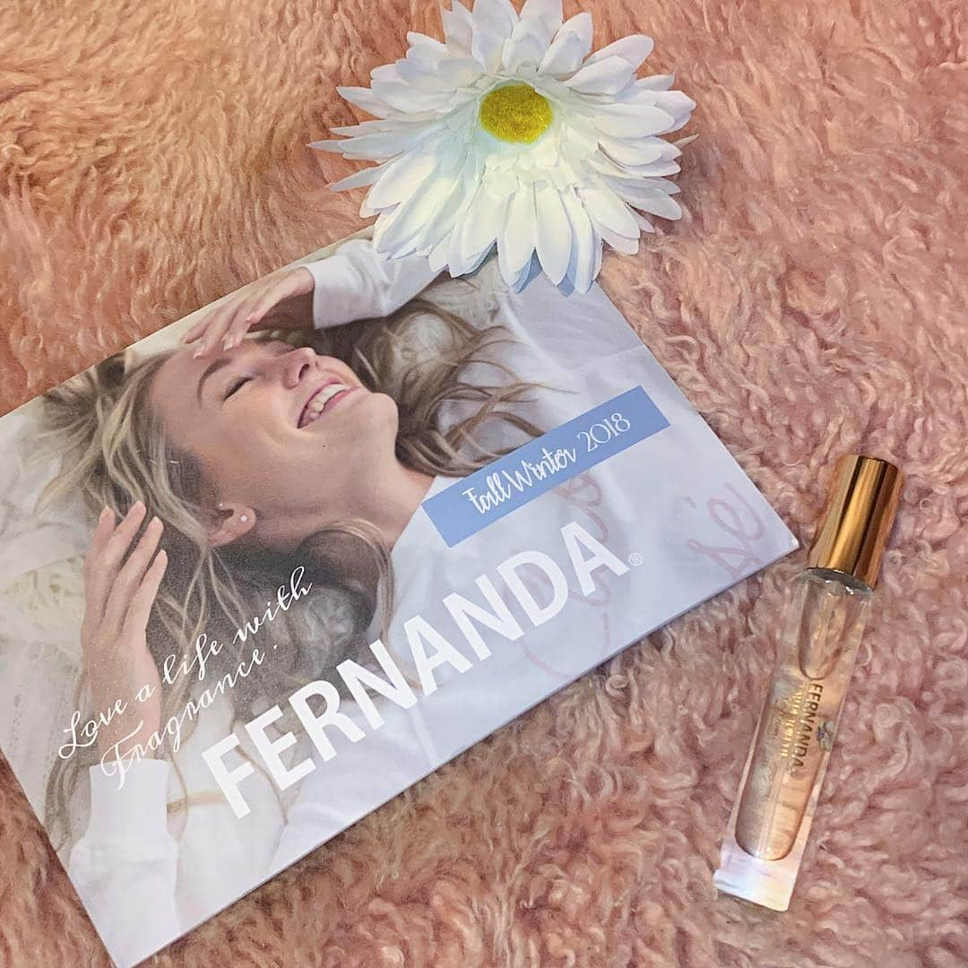 karen okajimaさんのインスタグラム写真 - (karen okajimaInstagram)「ㅤㅤㅤ ㅤㅤㅤ (@fernanda_jp )さんの新商品の フレグランスを最近は愛用中🥰💕💕 ㅤㅤㅤ  めちゃくちゃいい匂いやねん🎶 かれんのは、リリークラウンで お花畑みたいで良いにおい❁❁ 直営限定の商品だよ💕 ㅤㅤㅤ  他にもボディクリームとか色々あって 最近はまってる＼(^o^)／ ㅤㅤㅤ  天王寺ミオ店、ルミネエスト新宿店リニューアルオープン＆東急プラザ表参道店がニューオープンしたんやって❤️ ㅤㅤㅤ  近い店舗にぜひ行ってみてねー💓💓 ㅤㅤㅤ  #fernanda  #フェルナンダ #岡島かれん #フレグランス #香水 #ボディクリーム」3月21日 22時31分 - karenokajima0318