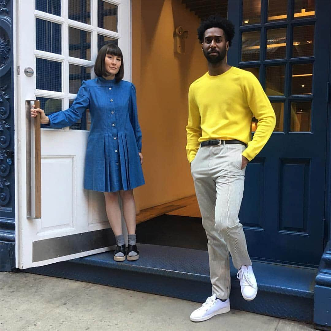 アーペーセーさんのインスタグラム写真 - (アーペーセーInstagram)「#APCstaff | #APC Mercer Street store staff in #NewYork  Veronica is wearing the Alba dress, in flowing indigo cotton and the Maé sandals.  Christian is wearing the Eddy jumper, in a wool blend, the High chinos, in cotton drill and the Minimal shoes. The #SS19 collection is available in stores and at apc.fr」3月21日 22時36分 - apc_paris