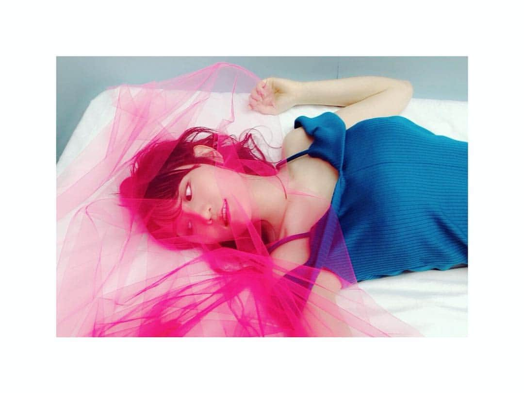 小倉唯さんのインスタグラム写真 - (小倉唯Instagram)「#yuiitsu 🎀好評発売中🎀 皆さんの感想もぜひ聞かせて下さい😌 #小倉唯#パーソナルブック」3月21日 22時54分 - yui_ogura_official