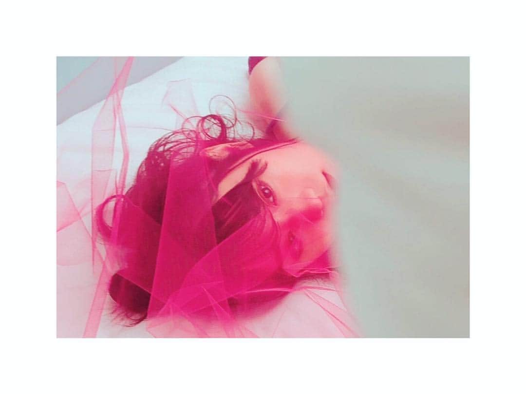 小倉唯さんのインスタグラム写真 - (小倉唯Instagram)「#yuiitsu 🎀好評発売中🎀 皆さんの感想もぜひ聞かせて下さい😌 #小倉唯#パーソナルブック」3月21日 22時54分 - yui_ogura_official