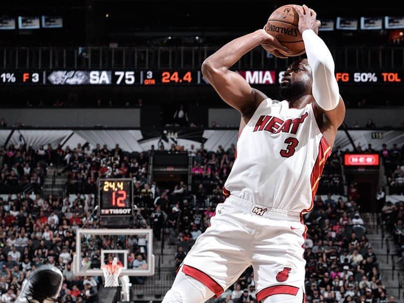 Miami HEATさんのインスタグラム写真 - (Miami HEATInstagram)「#SanAntonioSweep!  With Wednesday night's #HEATwin the squad completed the season sweep of the Spurs for only the 3rd time in franchise history (1996-97, 2012-13). Additionally, your Miami HEAT become the 1st NBA Eastern Conference team this season to complete the #SanAntonioSweep.」3月21日 23時00分 - miamiheat