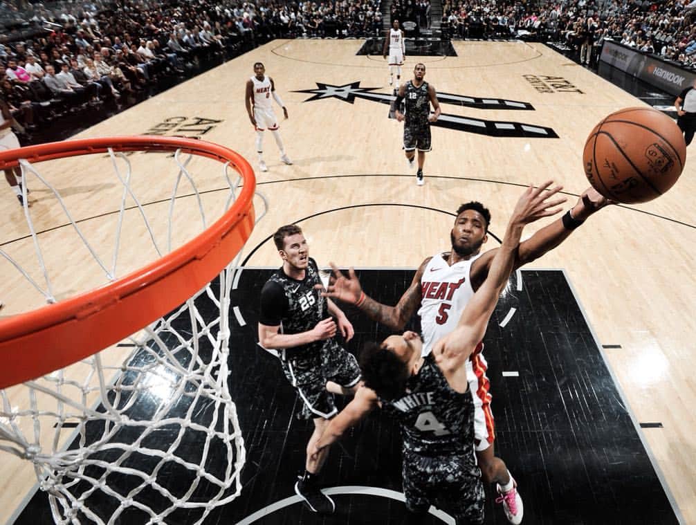 Miami HEATさんのインスタグラム写真 - (Miami HEATInstagram)「#SanAntonioSweep!  With Wednesday night's #HEATwin the squad completed the season sweep of the Spurs for only the 3rd time in franchise history (1996-97, 2012-13). Additionally, your Miami HEAT become the 1st NBA Eastern Conference team this season to complete the #SanAntonioSweep.」3月21日 23時00分 - miamiheat