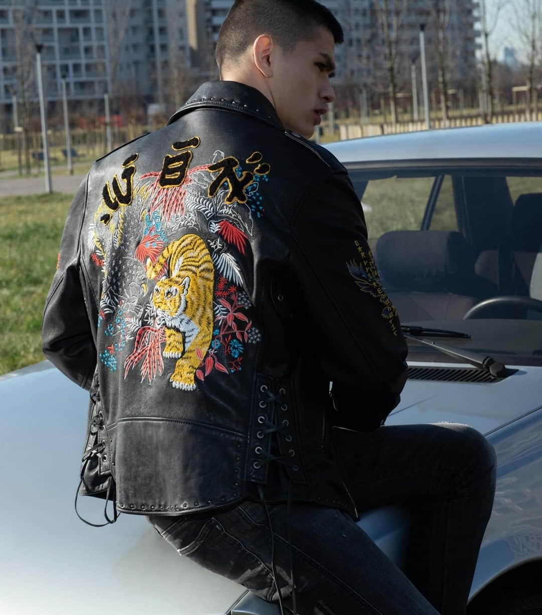 ディーゼルのインスタグラム：「Zips, embroideries, studs end hems, we went all in on these new leather jackets. Don’t say we didn’t warn you. #DieselSummer #ForSuccessfullLiving」