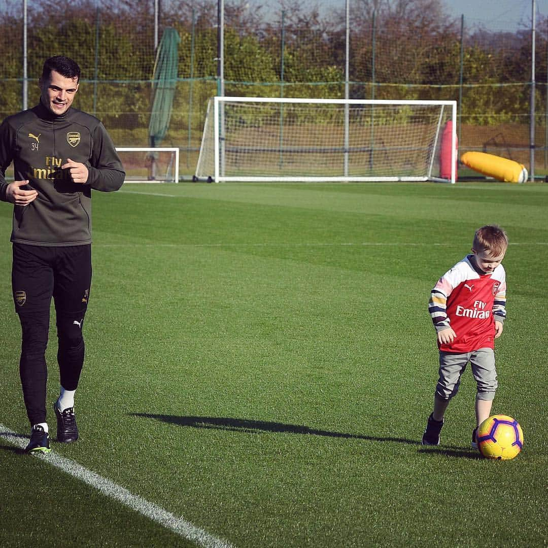 アーセナルFCさんのインスタグラム写真 - (アーセナルFCInstagram)「“I have a special connection with Julian” . Head to our YouTube channel to watch An Inspirational Friendship | The Story of Granit Xhaka and Julian. . #WorldDownSyndromeDay」3月21日 22時54分 - arsenal