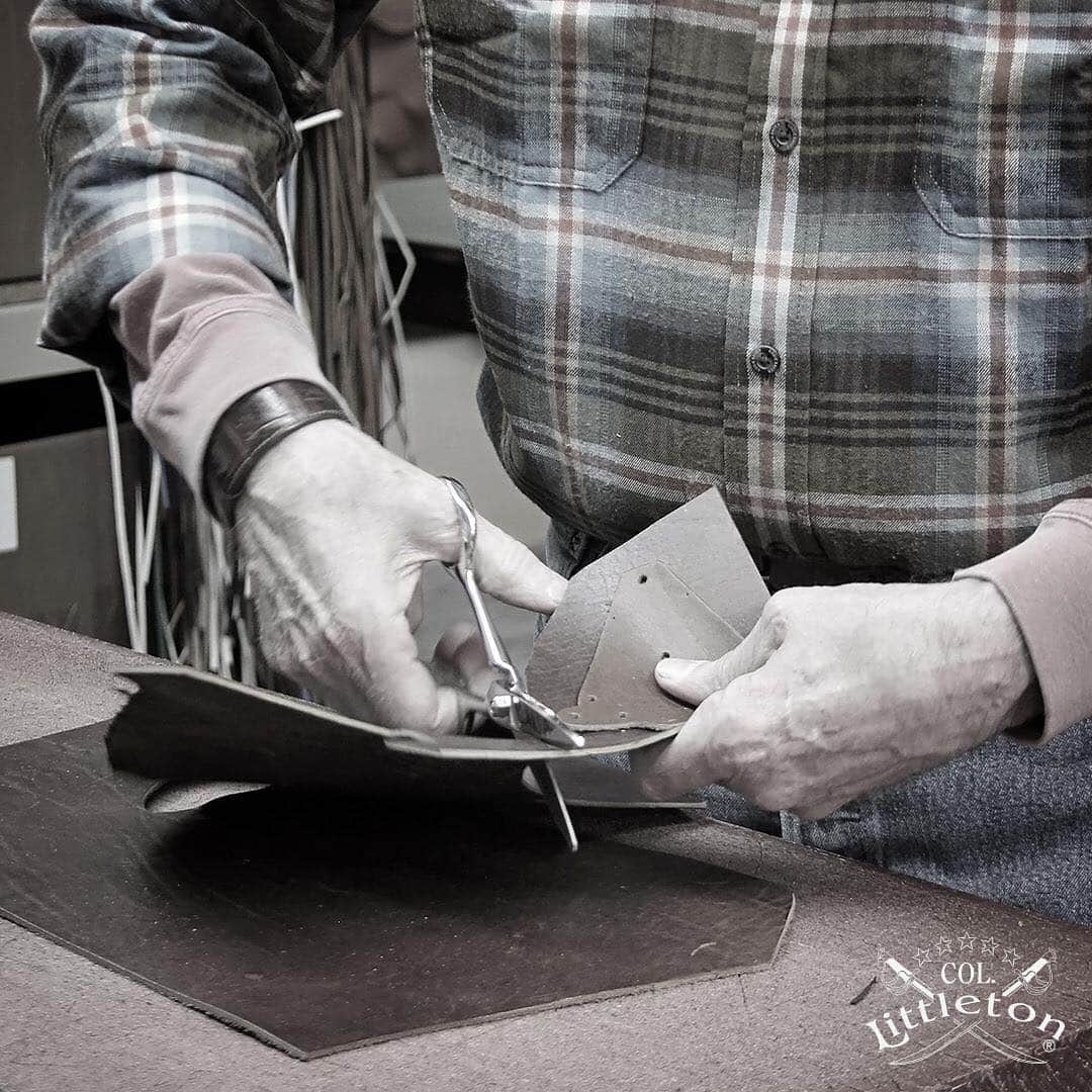 のインスタグラム：「“I find that the harder I work, the more luck I seem to have.” – Thomas Jefferson . . #ThoughtfulThursday #ThursdayThoughts #ThomasJefferson #Luck #GoodLuck #WorkHard #Leather #Leathergoods #Handmade #MyColStyle #ColLittleton #Tennessee #MadeInUSA」