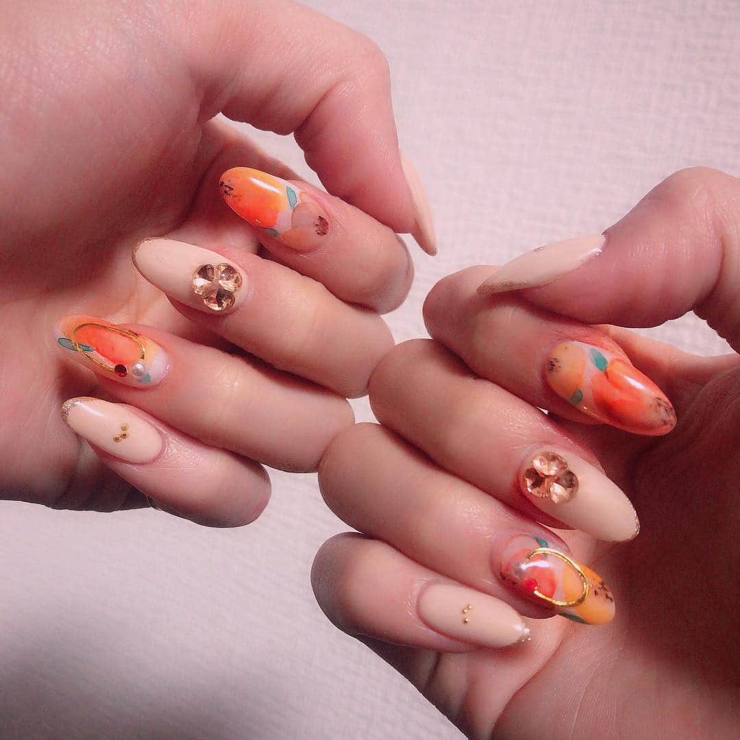 鈴木まりなのインスタグラム：「   new nail💅🏾💗 @list.nail    #マリナネイル #春ネイル #ネイルデザイン  #list_nail #nail #naildesign #springnails」