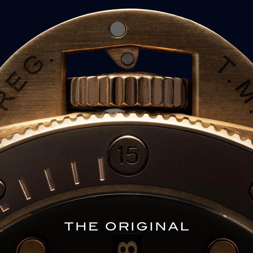 のインスタグラム：「Make your Bronzo your own signature with its unique ‘patina’! #Panerai #PaneraiBronzo #PaneraiWatches #Sportwatch #Laboratoriodiidee #Submersible #PaneraiSubmersible」