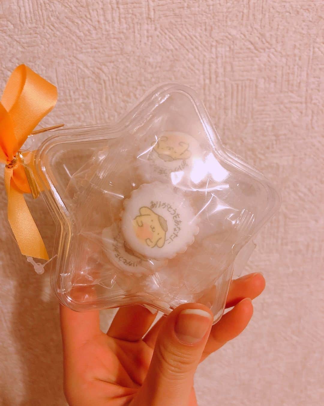 のインスタグラム：「＊ おじさんのパパママからホワイトデーの お返しにプリンくんグッズもらった😭💕💕 ポーチの中にはお菓子が入ってる♥︎♥︎♥︎ めちゃくちゃうれしい(；＿；)… #셀카#셀피#나#일상#여자#24살#94년생#일본인#패션#얼짱#셀스타그램#얼스타그램#인스타그램#맞팔은댓글#プリンくん#ホワイトデー」