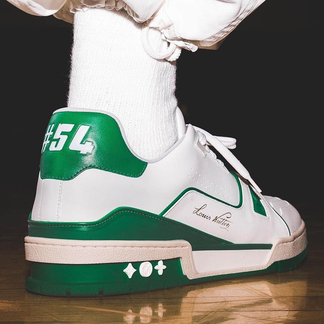 ルイ・ヴィトンさんのインスタグラム写真 - (ルイ・ヴィトンInstagram)「Step forward. The LV Trainer from @VirgilAbloh’s #LVMenSS19 show reinvents the vintage basketball shoe. Find the new #LouisVuitton sneakers via link in bio.」3月21日 23時04分 - louisvuitton