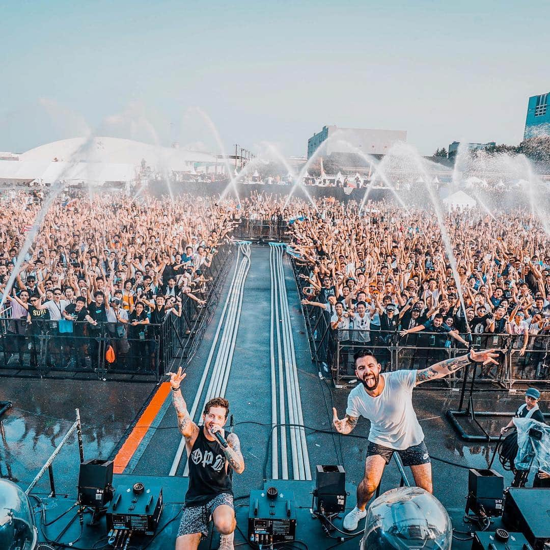 Spinnin' Recordsさんのインスタグラム写真 - (Spinnin' RecordsInstagram)「YO! This is @breathecarolina Swipe left to see what we have been up to in honor of our new single “STRONGER” which is out RIGHT NOW! WE are thrilled to have this track out with @ravenkreyn and already have the follow up ready to go ! let us know your thoughts in the comment #spinninspotlight #breathecarolina #ravenkreyn #stronger #outnow #spinninrecords」3月21日 23時13分 - spinninrecords