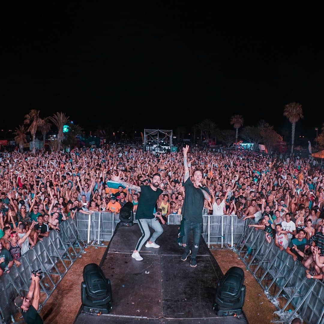 Spinnin' Recordsさんのインスタグラム写真 - (Spinnin' RecordsInstagram)「YO! This is @breathecarolina Swipe left to see what we have been up to in honor of our new single “STRONGER” which is out RIGHT NOW! WE are thrilled to have this track out with @ravenkreyn and already have the follow up ready to go ! let us know your thoughts in the comment #spinninspotlight #breathecarolina #ravenkreyn #stronger #outnow #spinninrecords」3月21日 23時13分 - spinninrecords