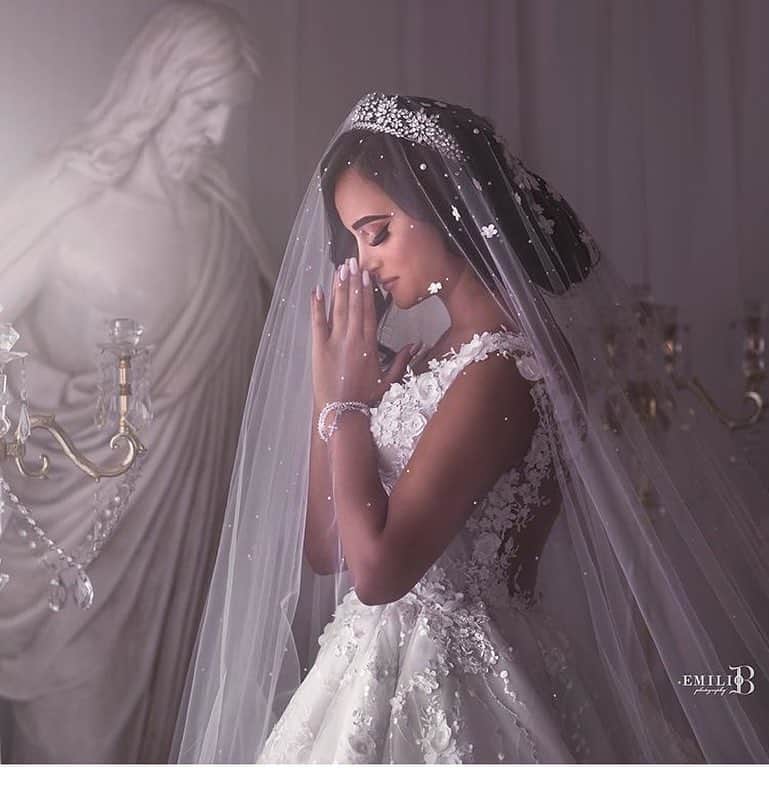Wedding ?さんのインスタグラム写真 - (Wedding ?Instagram)「Beautiful moment captured by @emiliobphotography ❤️ we just love @emiliobphotography ‘s work! . . . . . . . . . . . . . . #wedding #weddings #bride #brides #bridetobe #bridesmaids #noiva #noivas  #vestidodenoiva #weddingdress #weddinggown  #bridal #casamentos  #casamento #realbride」3月21日 23時16分 - weddingideas_brides