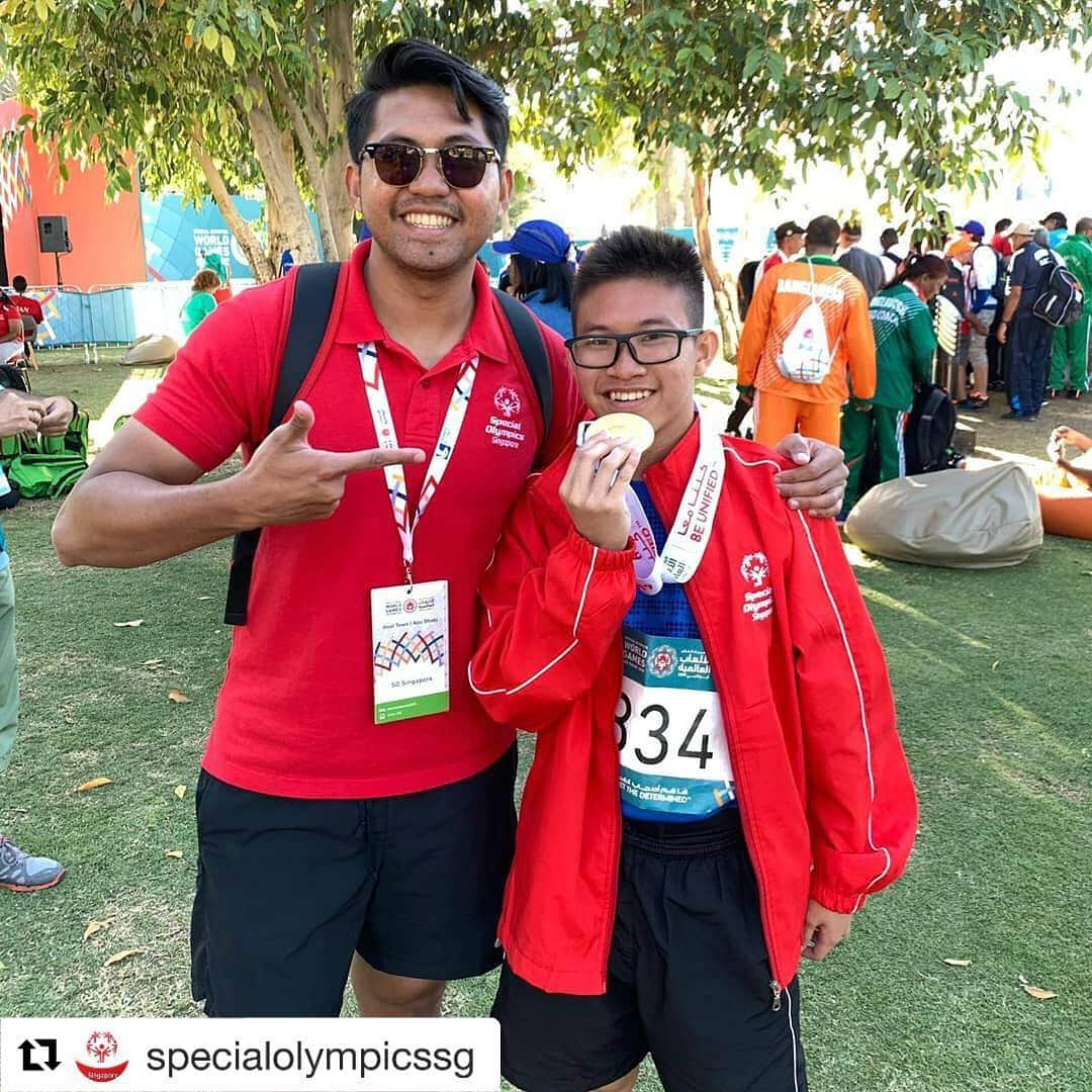 リー・シェンロンさんのインスタグラム写真 - (リー・シェンロンInstagram)「14-year-old Jacob Wong had to miss his Special Olympics debut in the 200m race because of an injury during a training session. He was naturally disappointed but took it in his stride, recovered, and later clinched a gold in his 100m race!  Jacob was a @specialolympicssg athlete competing at the @worldgamesad this past week. This year’s tagline ‘Meet the Determined’ could not be more apt to describe our athletes, who brought home 4 Gold, 4 Silver and 8 Bronze medals at the close of the games today. All of them showed passion for sporting excellence, plus determination in overcoming personal challenges.  We should celebrate such inspiring stories by our athletes who embody the never-give-up attitude, even when things do not go their way. Not forgetting the coaches, support staff, and families, who have cheered the athletes on at every stage of this journey.  We mark a decade of participation at these games this year. As a society, we have made much progress empowering people with disabilities. Let us continue to support and encourage them, and build a kinder and more inclusive society together! – LHL  #SpecialOlympics #MeetTheDetermined  #OneTeamSG」3月21日 23時30分 - leehsienloong