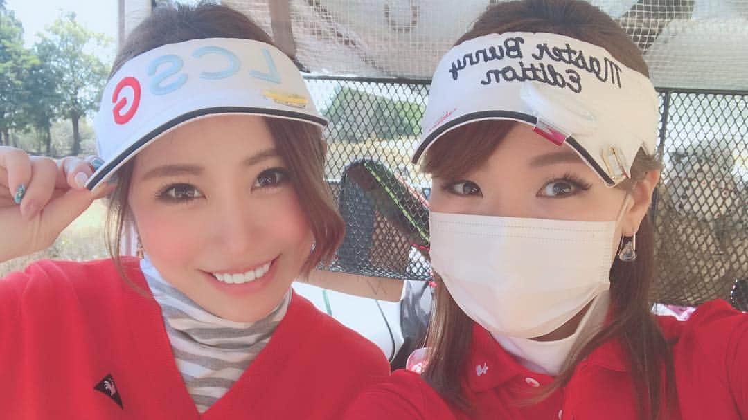 渡瀬茜さんのインスタグラム写真 - (渡瀬茜Instagram)「昨日のゴルフあったかくて気持ちかったなぁ😊富里ゴルフ倶楽部始めて行ったけどグリーン、グリーン周りがめちゃめちゃ難しきった(>_<)12フィートもあってオンしたと思ってもオーバーしちゃうしシビれたよwでもグリーン難しコース面白いね！初めの3ホール PAR、 PAR、 BOGEY、BOGEY…ときてたのでまさかベスト更新か？！と思ったけど49.51の100⛳️結局いつもの私でしたw明日からパシフィコ横浜で行われるゴルフフェア今年もデサントブースにいます(*´꒳`*)昨日ゴルフで一緒だった唯ちゃんも一緒♡あと武田しのぶちゃんも一緒だよ😊楽しみー(*´꒳`*)遊びにきてねー💖  #ゴルフ#ゴルフラウンド#女子ゴルフ#富里ゴルフ倶楽部 #高速グリーン#高速グリーン面白い#ゴルフ女子軍団#GTバーディーズ#ゴルフシーズン#ゴルフシーズン到来#花粉症ではないはず」3月21日 23時31分 - wataseakane1