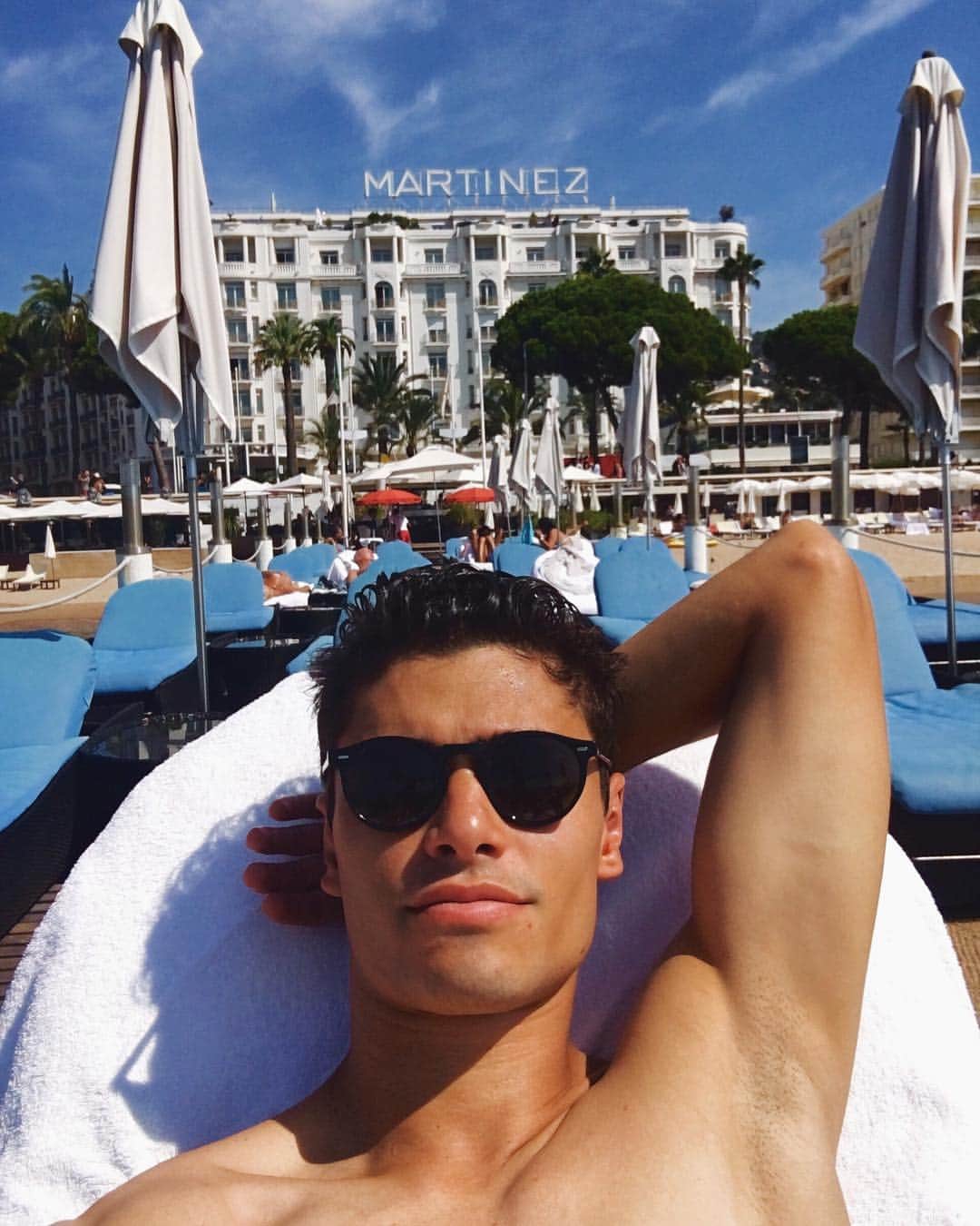 ドドのインスタグラム：「😎🇫🇷 #tbt #cannes #hotelmartinez #costaazul」