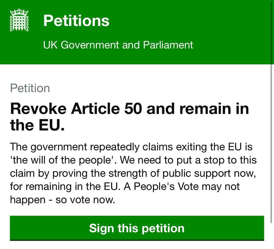 LOVE MAGAZINEさんのインスタグラム写真 - (LOVE MAGAZINEInstagram)「Go to the link in our bio to sign the petition that revokes Article 50 and opposes the government’s decision to leave the EU. With already 990,000 signatures, the government will have to consider this for a debate. Make it a million to further legitimise  the pending debate!」3月21日 23時48分 - thelovemagazine