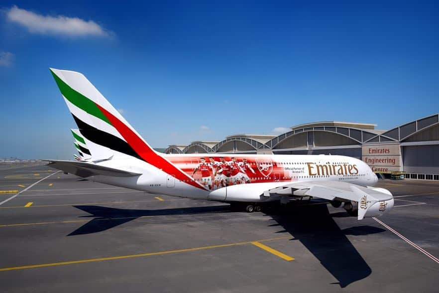 エミレーツ航空さんのインスタグラム写真 - (エミレーツ航空Instagram)「What better way for the Gunners to fly to Dubai than on our newly-branded @Arsenal A380. The team are in town for a friendly with @AlNasr_sc on Tuesday. #ArsenalinDubai #EmiratesAirline #FlyEmiratesFlyBetter」3月22日 0時01分 - emirates