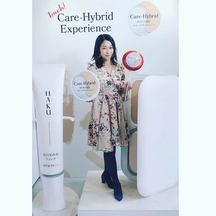 世手子さんのインスタグラム写真 - (世手子Instagram)「Care hybrid fande(^з^)-☆ Thank you so much for commenting(⌒▽⌒) I'm so glad(＾ｰ^) 表参道でやってるイベントに行ってきたよーばえー！ 資生堂の薬用ケアハイブリッドファンデのHAKUをつけてもらったよー オークル20 コンシーラー並みのカバー力(=´∀｀) 使っていると、シミそばかすを防いでケアファンデは嬉しいね(^_-) 明日3/22(金) 表参道でやってるよー #ケアハイブリッドファンデ。 #3500時間のファンデタイムで、素肌まできれいに。 #HAKU #haku #カバーして明るく #薬用美白ケア #美白はHAKU #美白ファンデ #美白ファンデーション #pr」3月22日 0時13分 - rojide