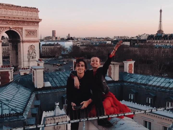 Murad Osmannのインスタグラム：「#followmeto the roofs of Paris with @natalyosmann . What is the most romantic date you ever had or planned? ❍❍ #следуйзамной на крыши Парижа. Какое самое романтическое свидание у вас было или вы планировали?」