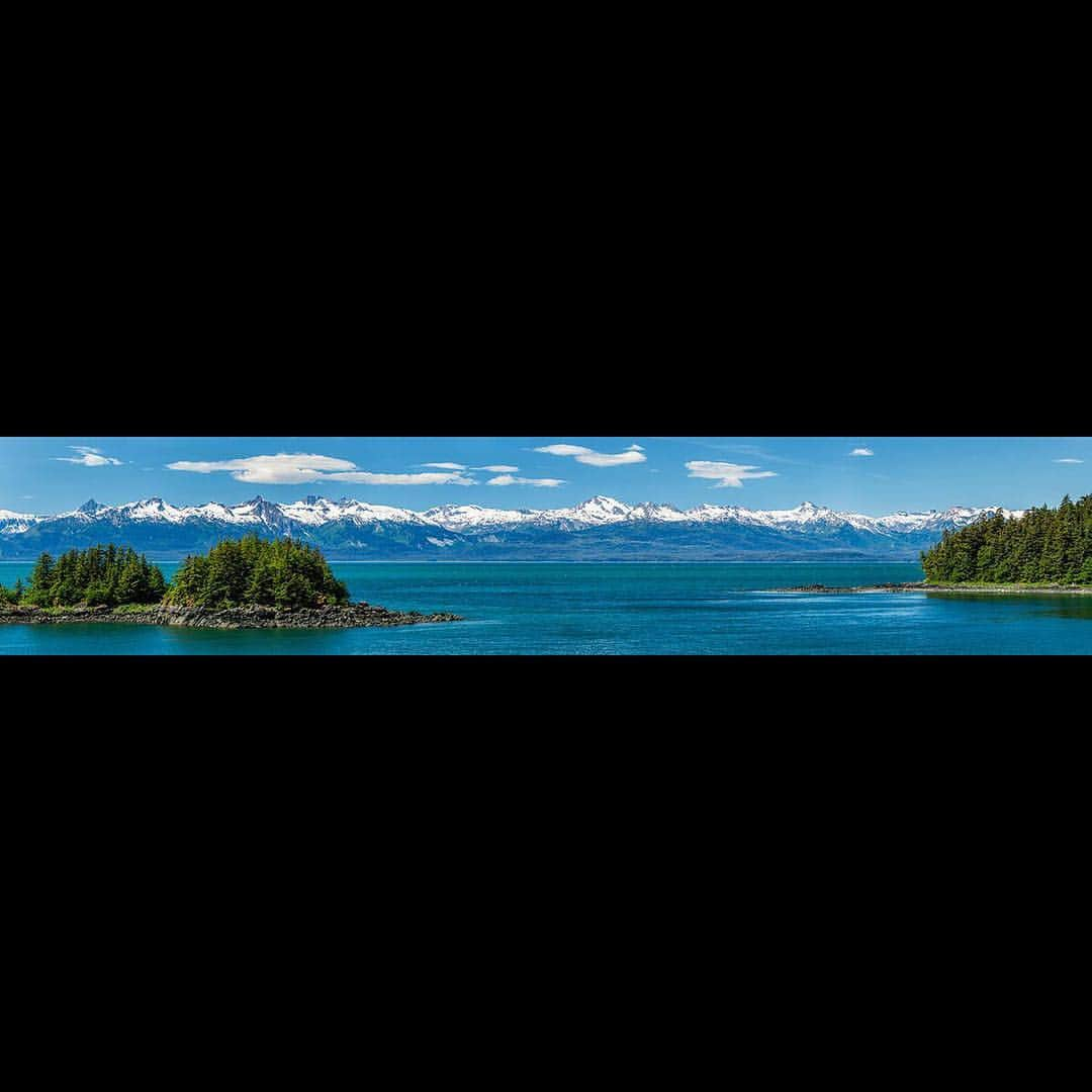 National Geographic Travelさんのインスタグラム写真 - (National Geographic TravelInstagram)「Photo by @stephen_matera | (swipe to see the full image) The Chilkat Moutains rise above Lynn Canal near Eagle River about 20 miles North of Juneau, Southeast Alaska. Lynn Canal runs about 90 miles from the Chilkat River to Stephens Passage and at 2,000' deep, it is the deepest fjord in North America outside of Greenland. Follow me @stephen_matera for more images like this from Alaska and around the world. #SEAlaska #wilderness #lynncanal」3月22日 1時02分 - natgeotravel