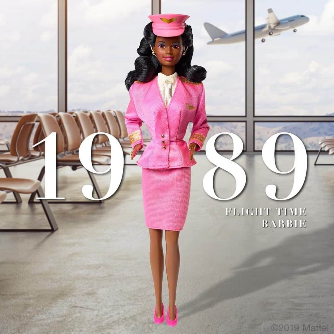 バービーさんのインスタグラム写真 - (バービーInstagram)「Ready for take-off! In 1989, Barbie took the pilot’s seat showing girls the sky’s the limit. #TBT #YouCanBeAnything #Barbie60 ✈️💖」3月22日 1時11分 - barbie