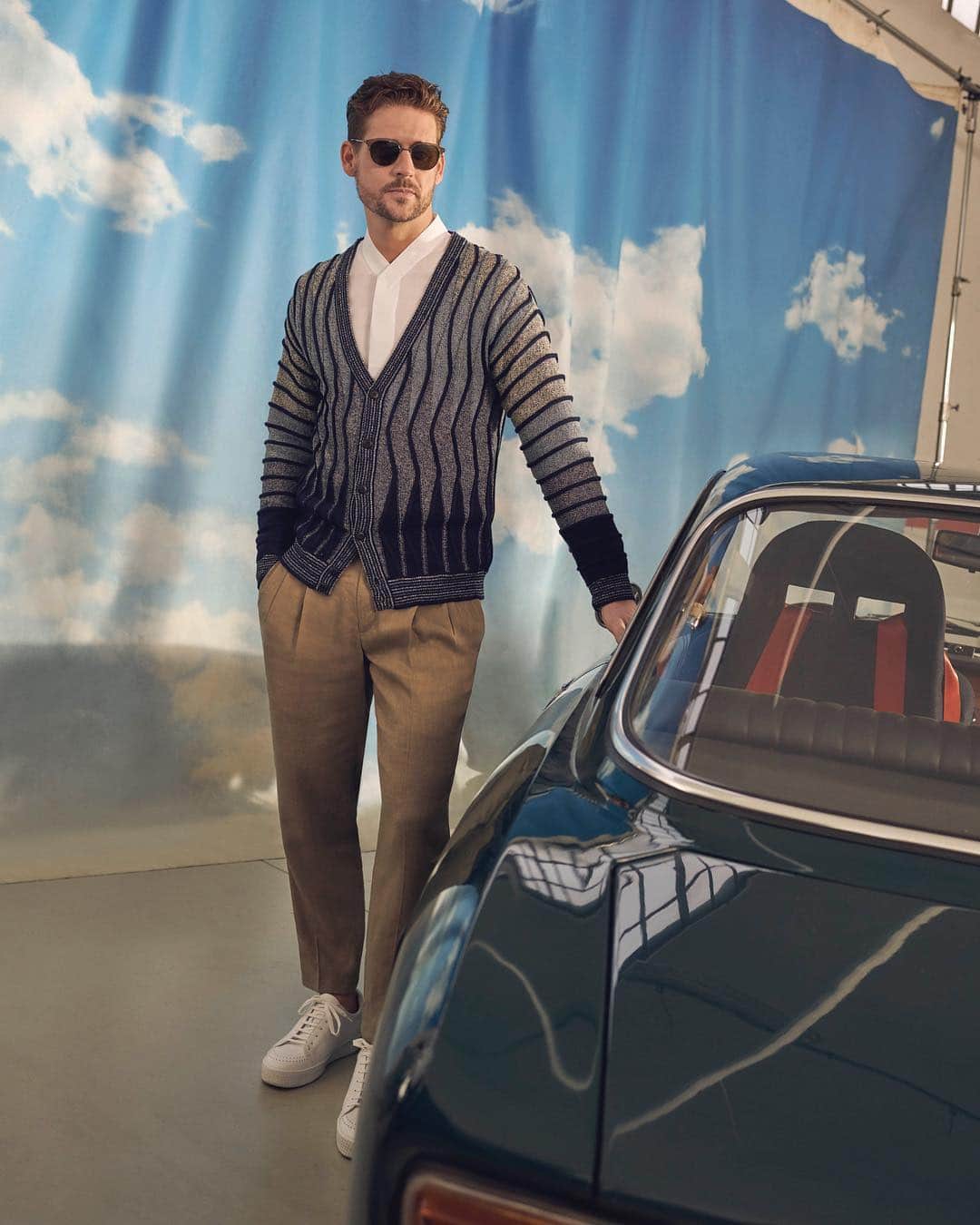 Armani Officialさんのインスタグラム写真 - (Armani OfficialInstagram)「Textured knitwear for a transitional smart casual look with an inherent #GiorgioArmani touch」3月22日 1時48分 - emporioarmani