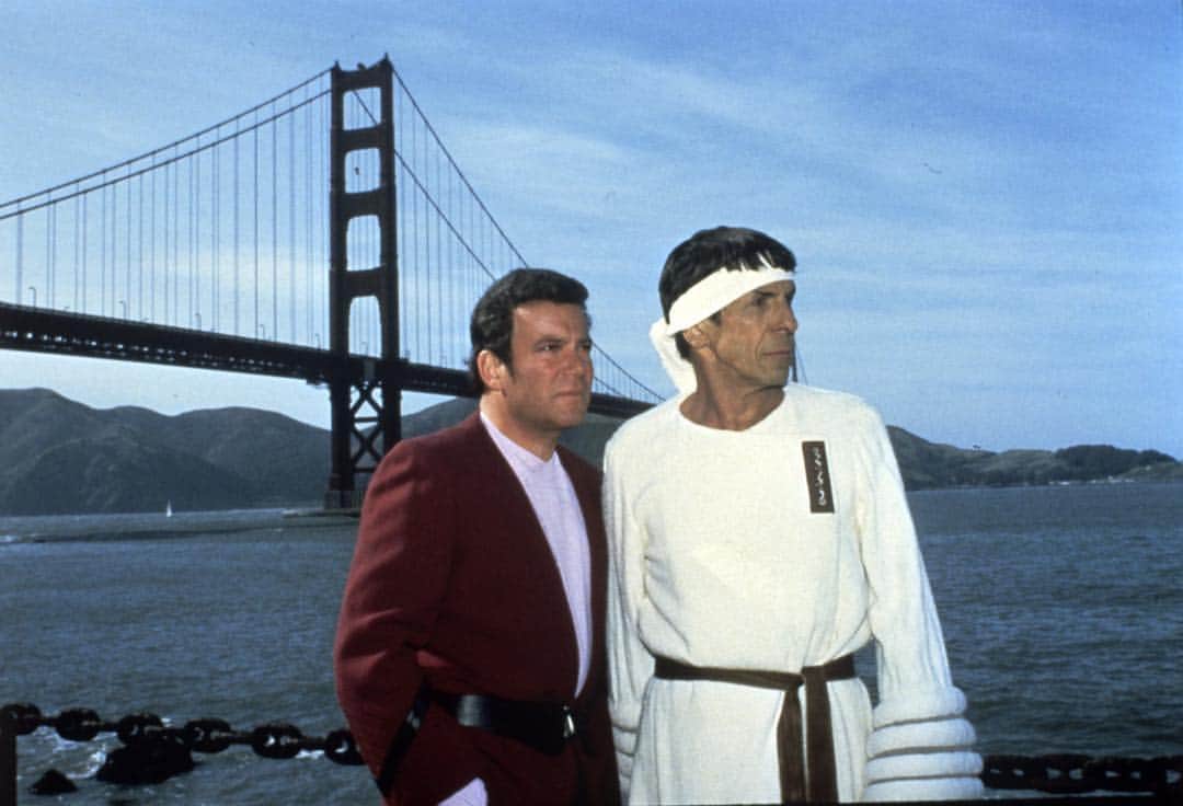アカデミー賞さんのインスタグラム写真 - (アカデミー賞Instagram)「#tbt to William Shatner and Leonard Nimoy on location for "Star Trek IV: The Voyage Home" at the Golden Gate Bridge.」3月22日 1時50分 - theacademy