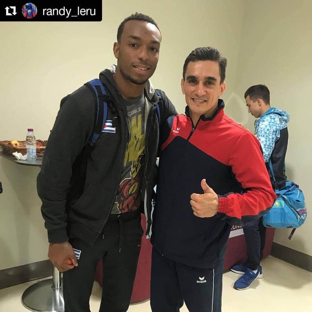 マリアン・ドラグレスクさんのインスタグラム写真 - (マリアン・ドラグレスクInstagram)「With my friend Randy, one of the best gymnasts from Cuba 💪😀 #gymnastics #gymlife #dragulescu #amd #groot 🤗」3月22日 2時11分 - mariandragulescu