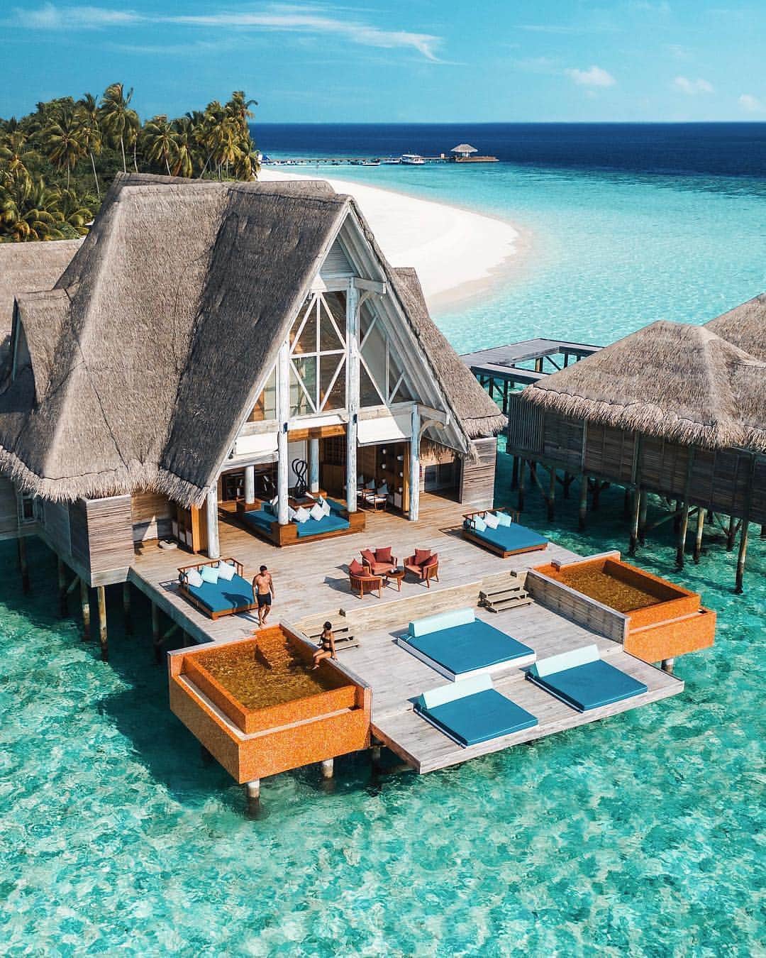 PicLab™ Sayingsさんのインスタグラム写真 - (PicLab™ SayingsInstagram)「Why have one jacuzzi on the deck when you can have two? @jeremyaustiin found paradise at this private over-water villa in the Maldives. #paradise」3月22日 2時05分 - paradise