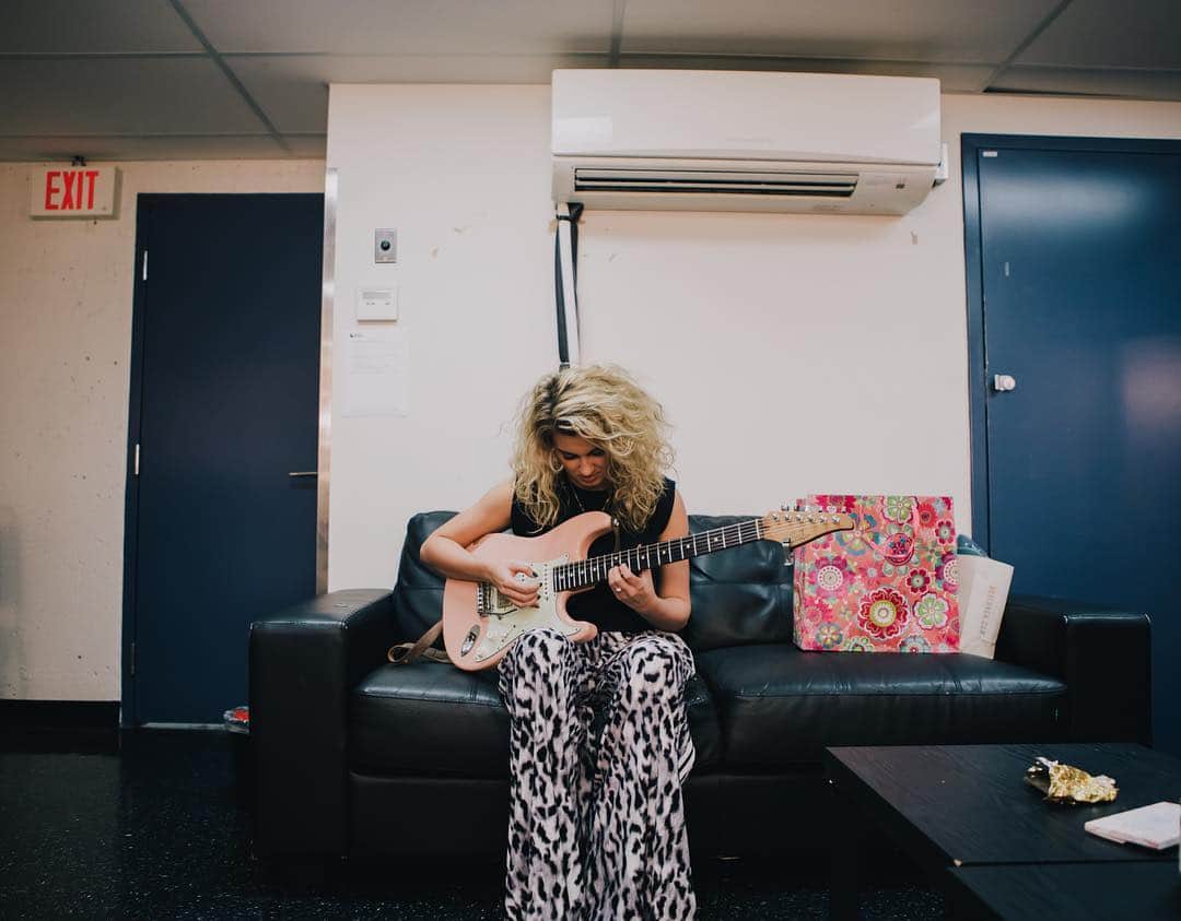 トーライ・ケリーさんのインスタグラム写真 - (トーライ・ケリーInstagram)「st. paul, see you tonight ✌🏼」3月22日 2時09分 - torikelly