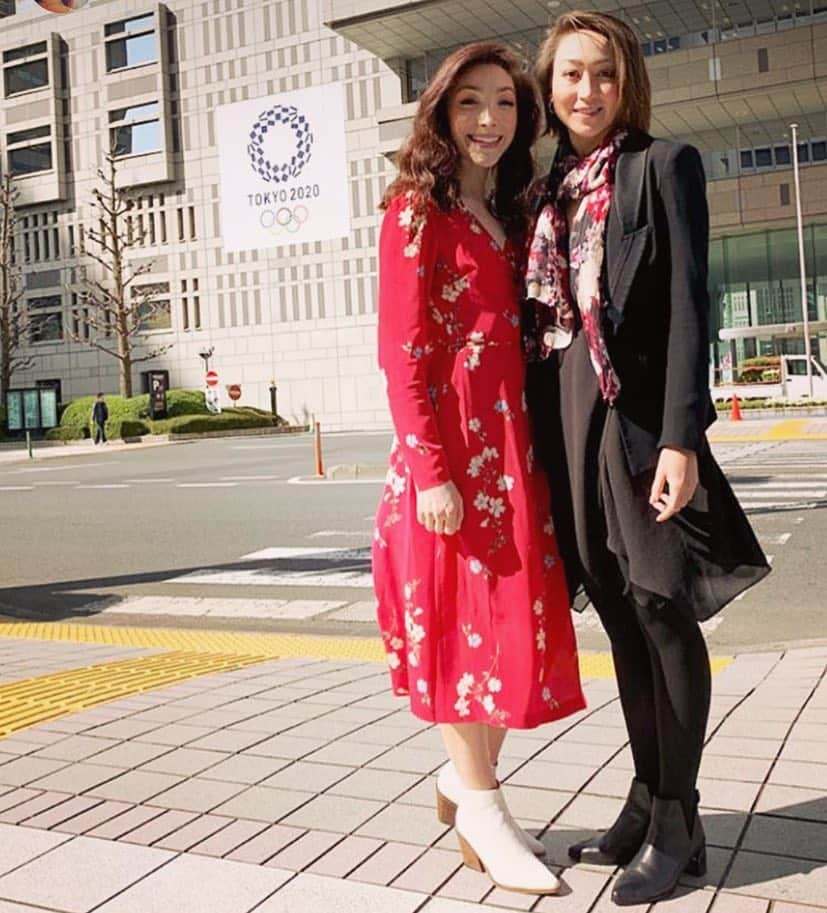 キャシー・リードさんのインスタグラム写真 - (キャシー・リードInstagram)「Look who I bumped into this morning❣️The lovely Meryl Davis🌺 今朝メリル・デイビスに会いました🤩 #meryldavis #olympicgoldmedalist #icedance #i❤️tokyo #worldfigure2019」3月22日 11時48分 - cmr2070